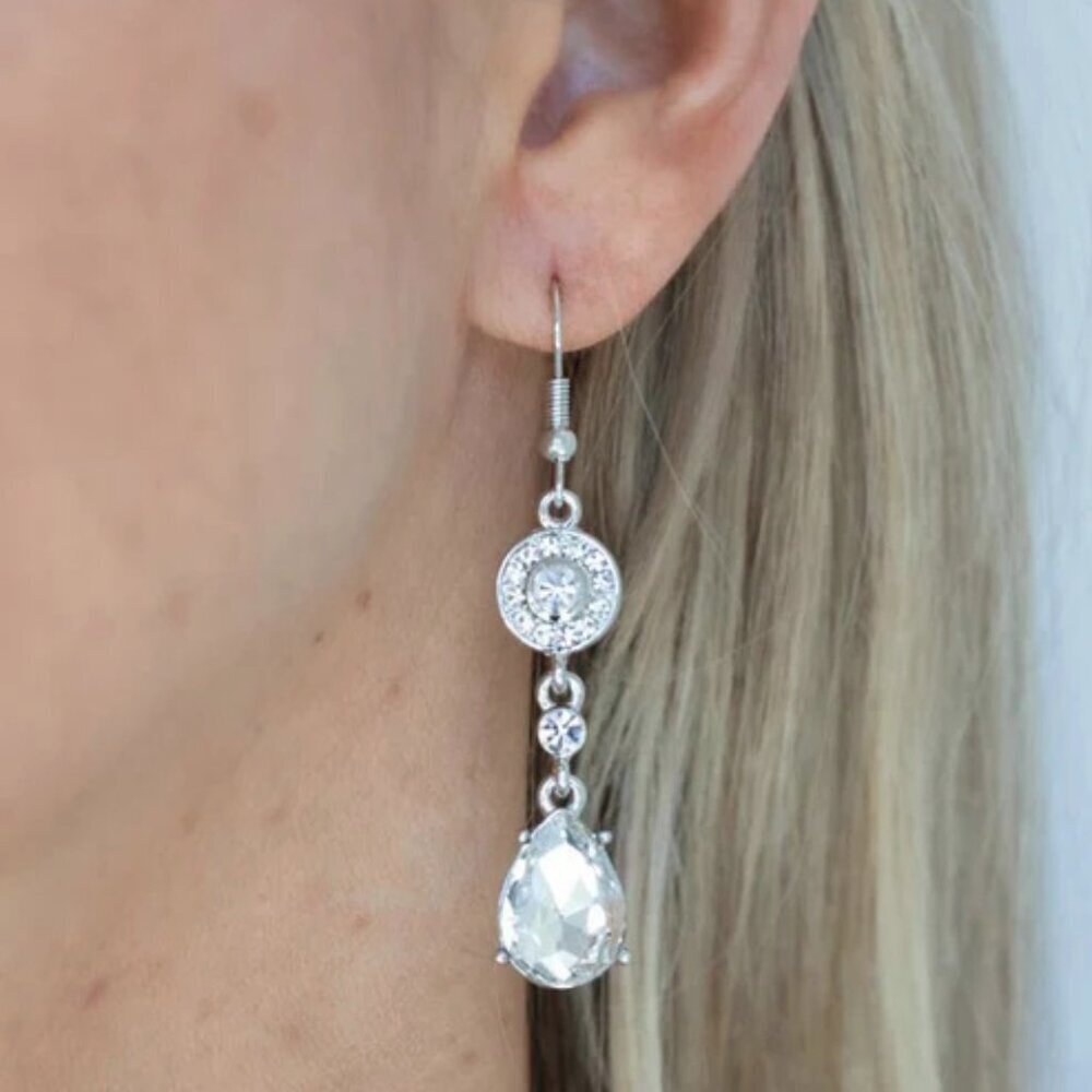 Paparazzi Jewelry Accessories - Graceful Glimmer - White Earrings - Vintage